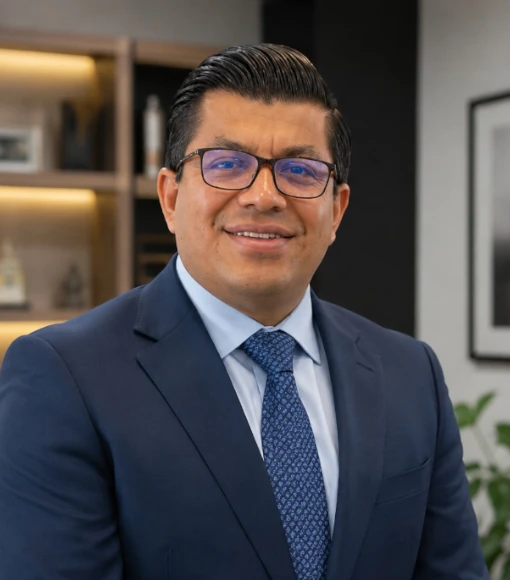 Dr. Miguel Lazcano